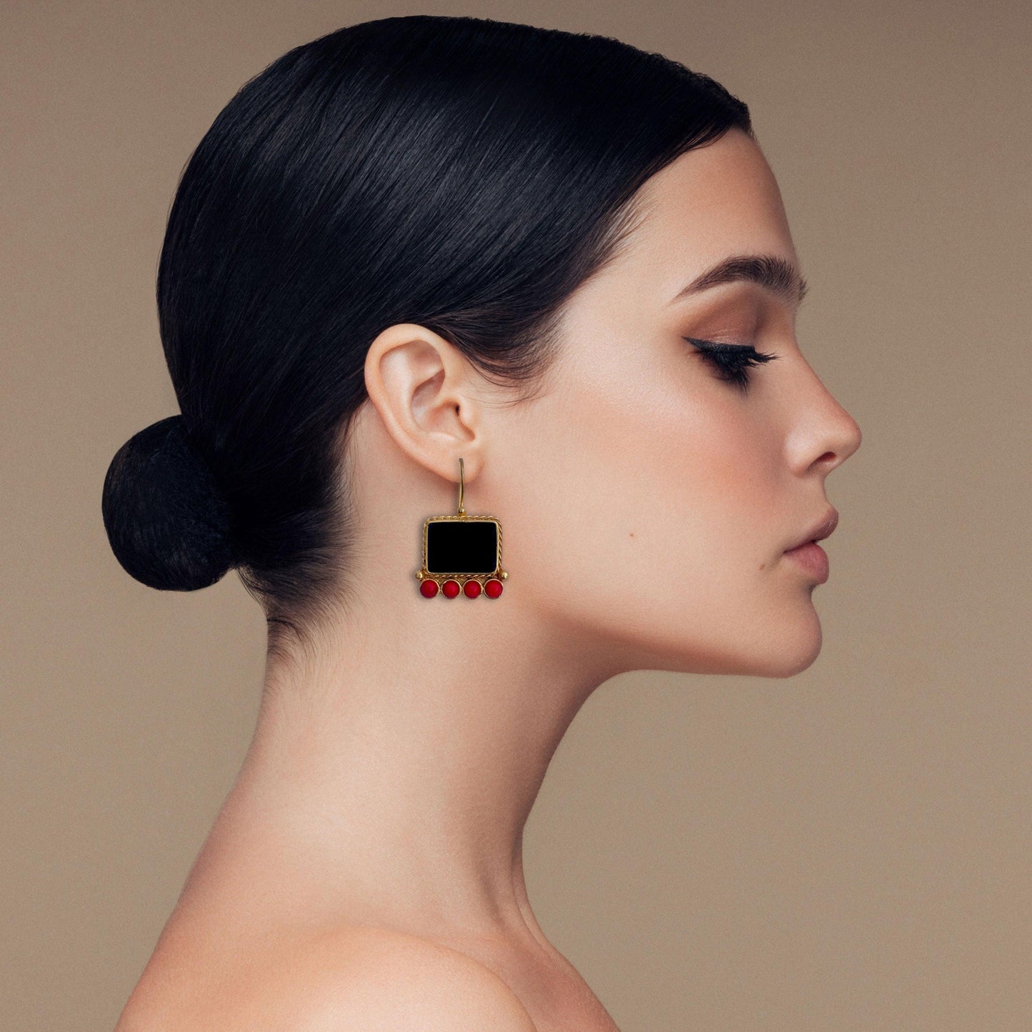 Black Onyx Gold Drop Earrings BOTE A MANO