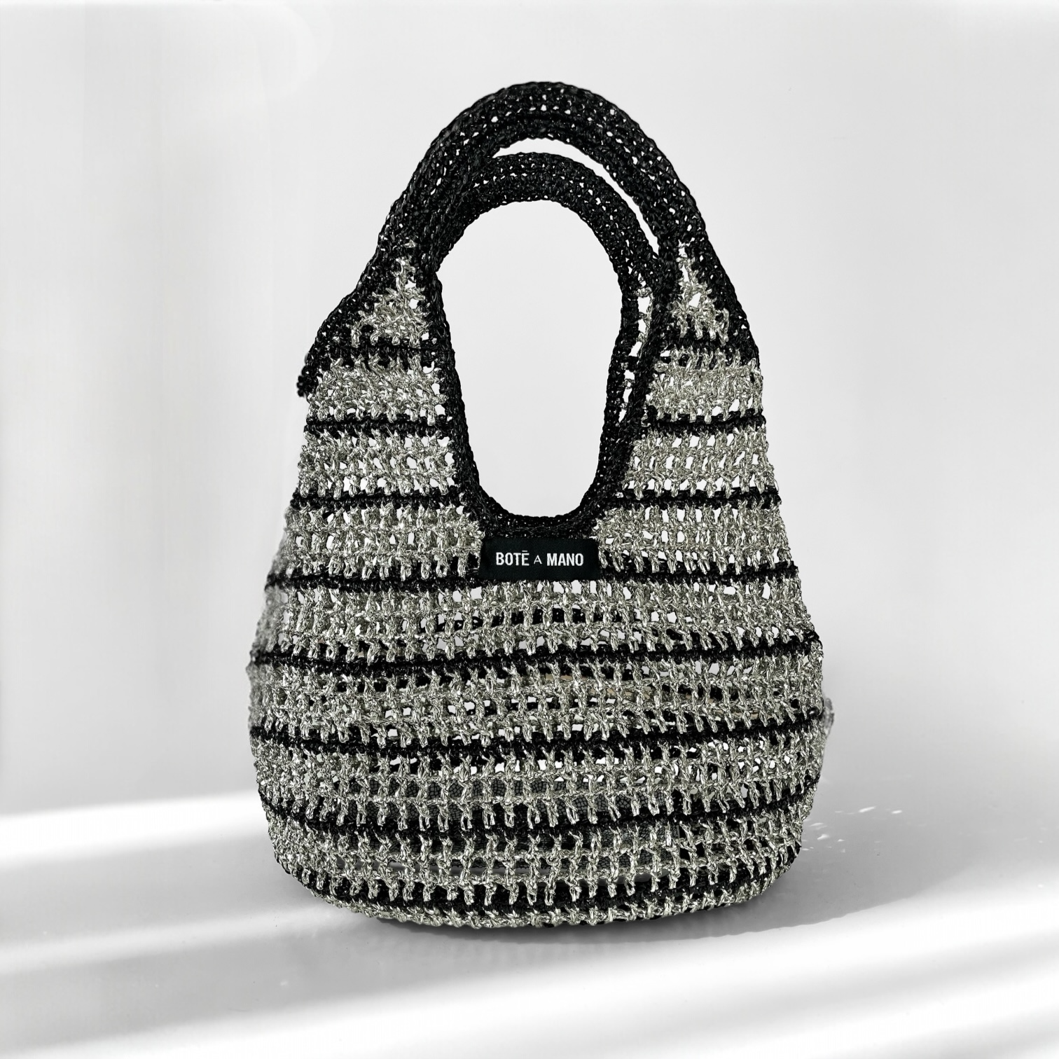 BOTE A MANO STRIPE HANDBAG