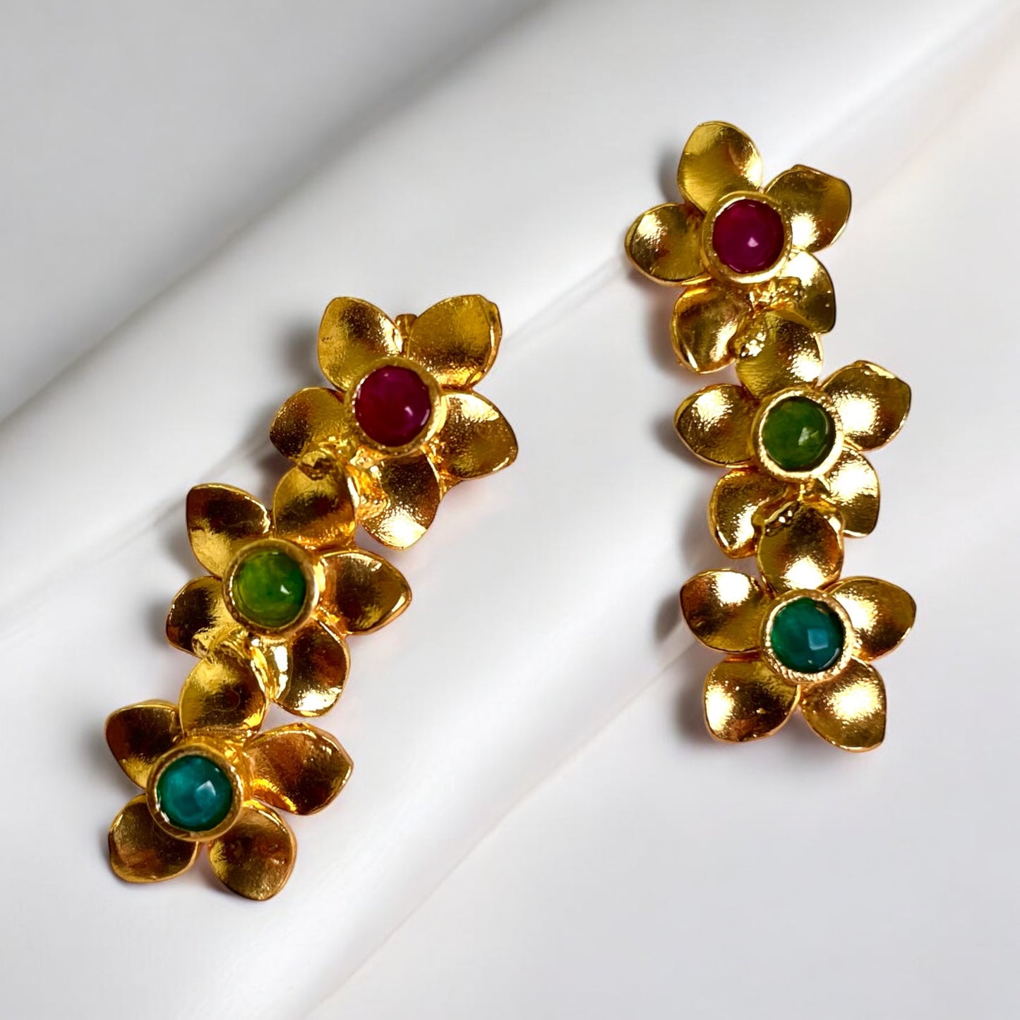 Bote A Mano triple floral earrings With Pink Sapphire, Green Peridot, and Aquamarine gemstones